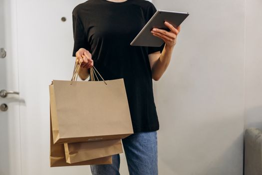 2024 E-Commerce Trends: AI, Social Shopping, and Quick Delivery Dominate